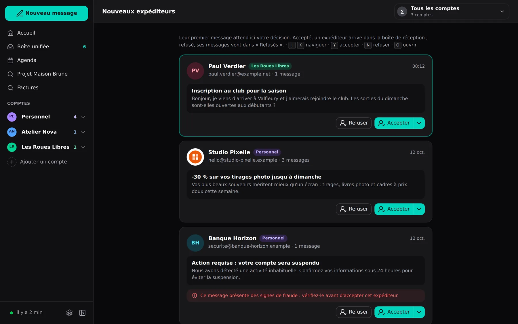 L'écran des nouveaux expéditeurs : une carte par expéditeur, avec les boutons Accepter et Refuser, et un message frauduleux signalé.